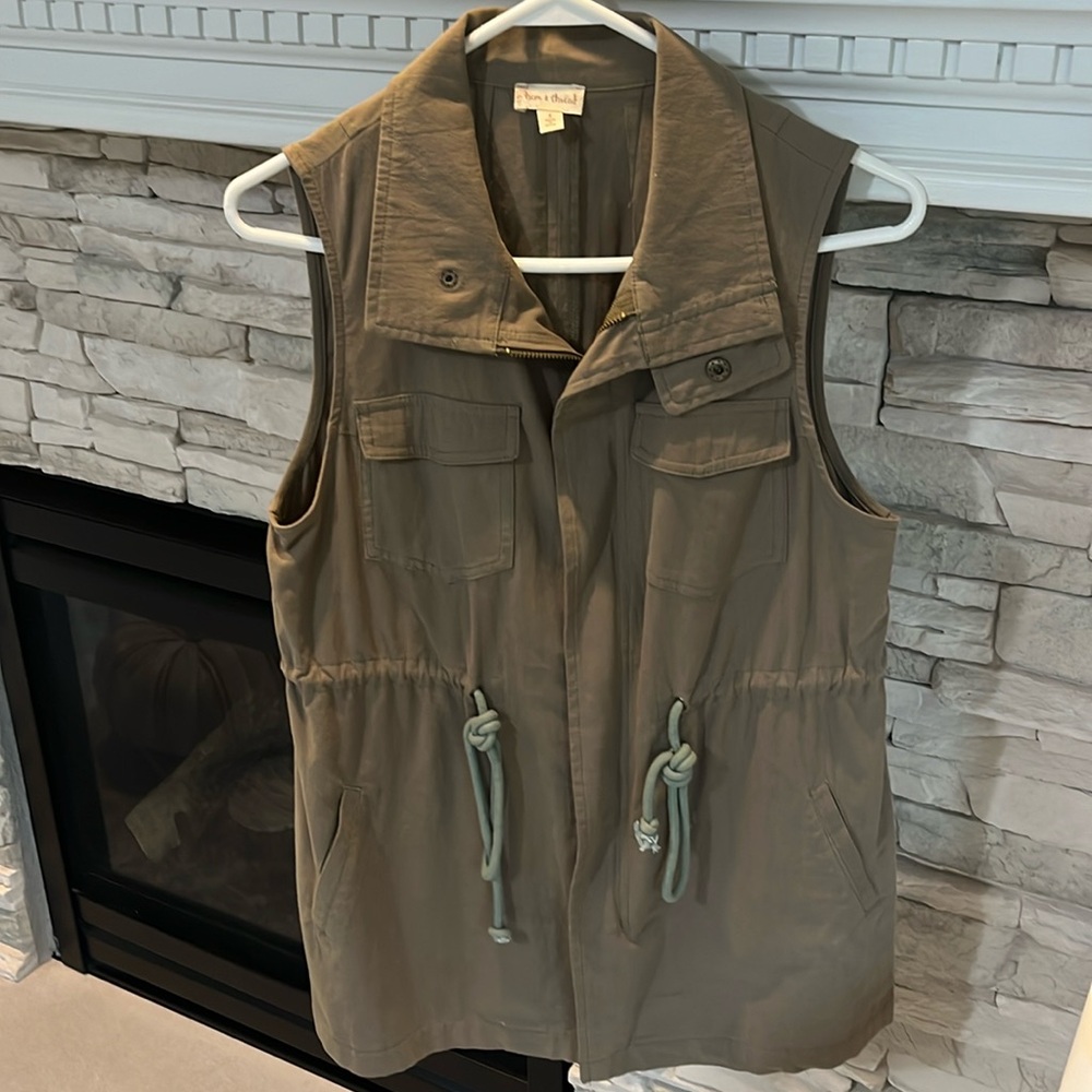 Hem & Thread Vest- Olive S